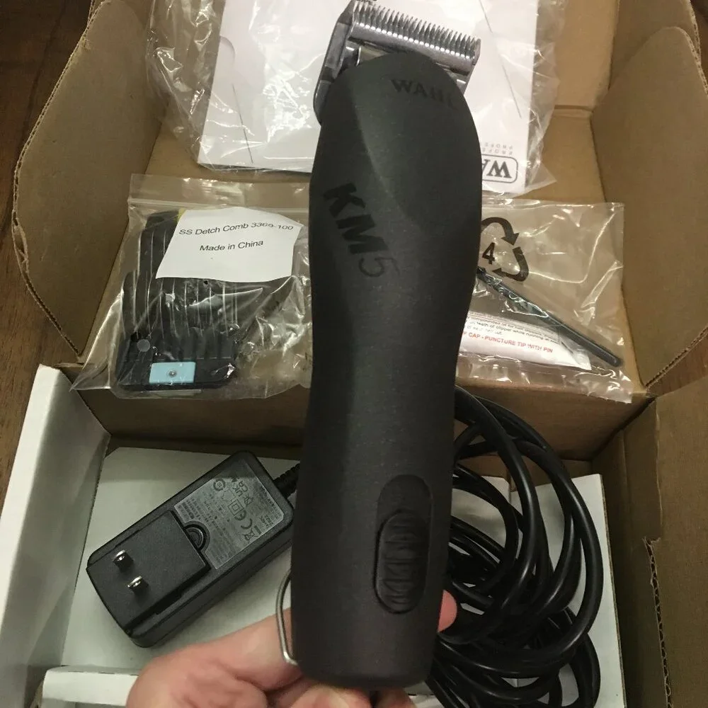 Wahl KM5 - 2 Speed Brushless Motor Dog Cat Clippers With # 30 Blade